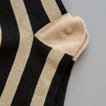 Load image into Gallery viewer, Women Glittered Black Stripe Socks
