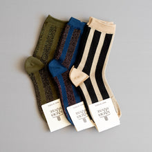 Load image into Gallery viewer, Women Glittered Black Stripe Socks
